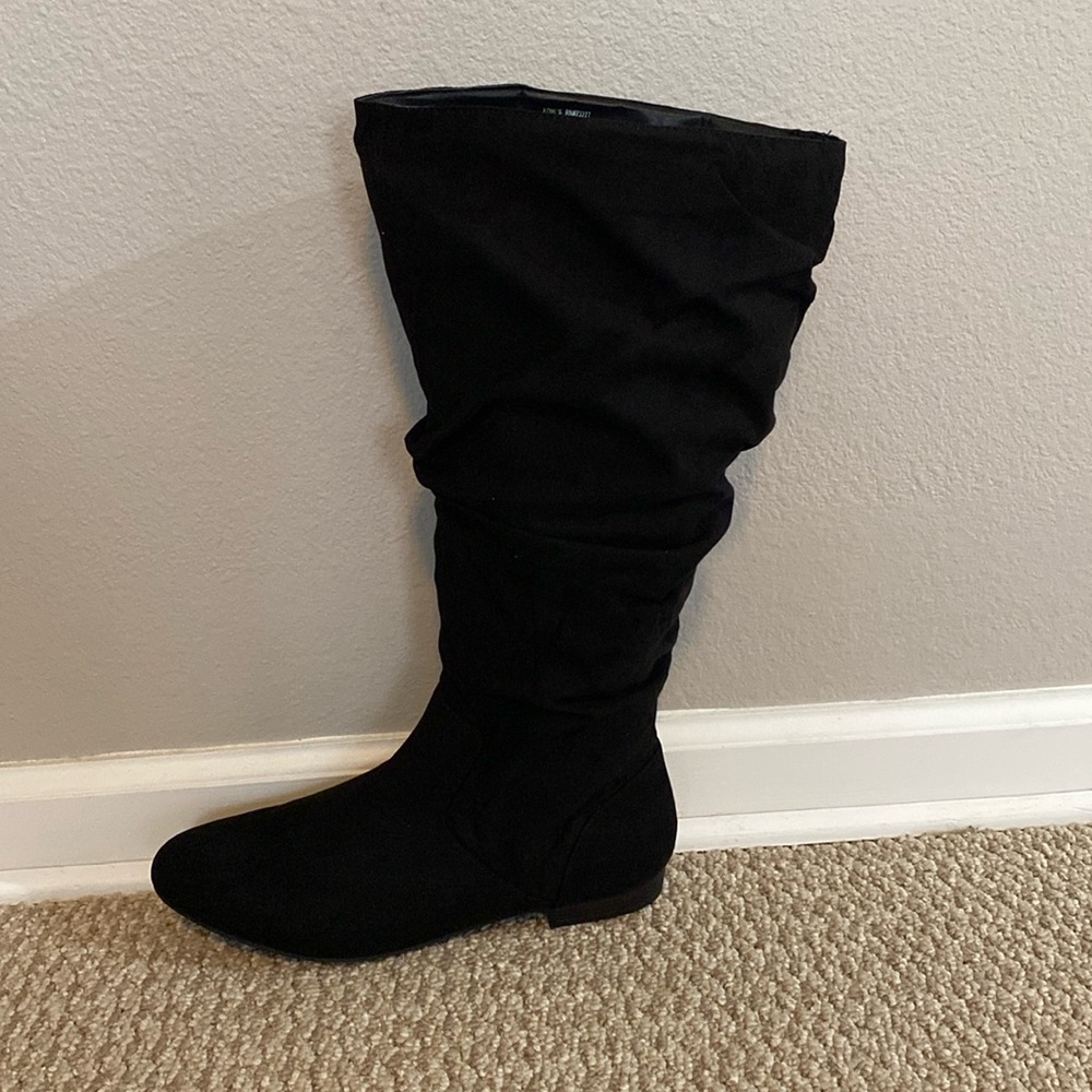NWT SO Brand black suede material knee high boots size 10 wide calf